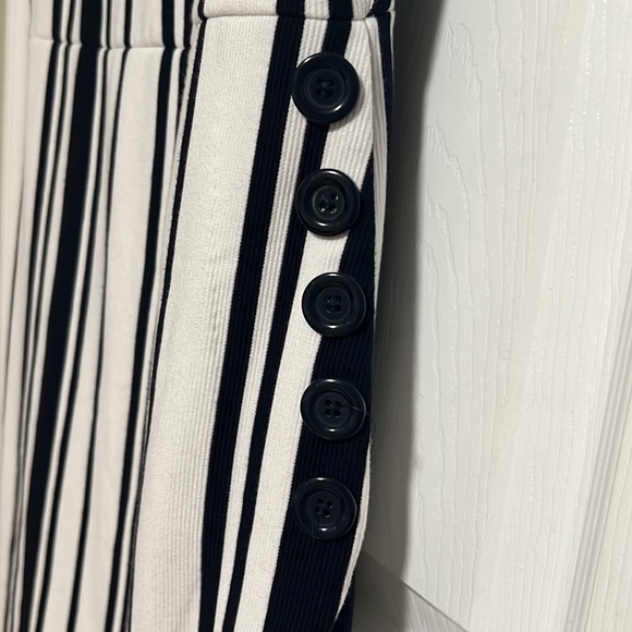 Used - Picture 4 of 4